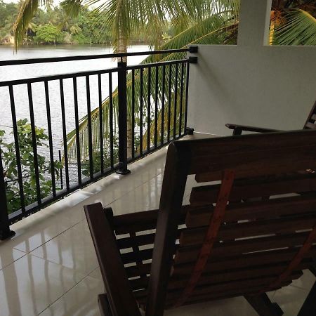 Lake Life Villa Ambalangoda  Buitenkant foto