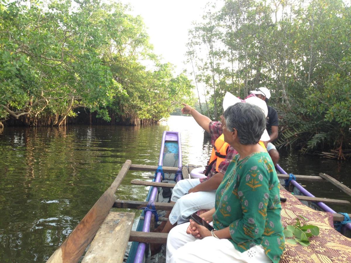 Lake Life Villa Ambalangoda  Buitenkant foto