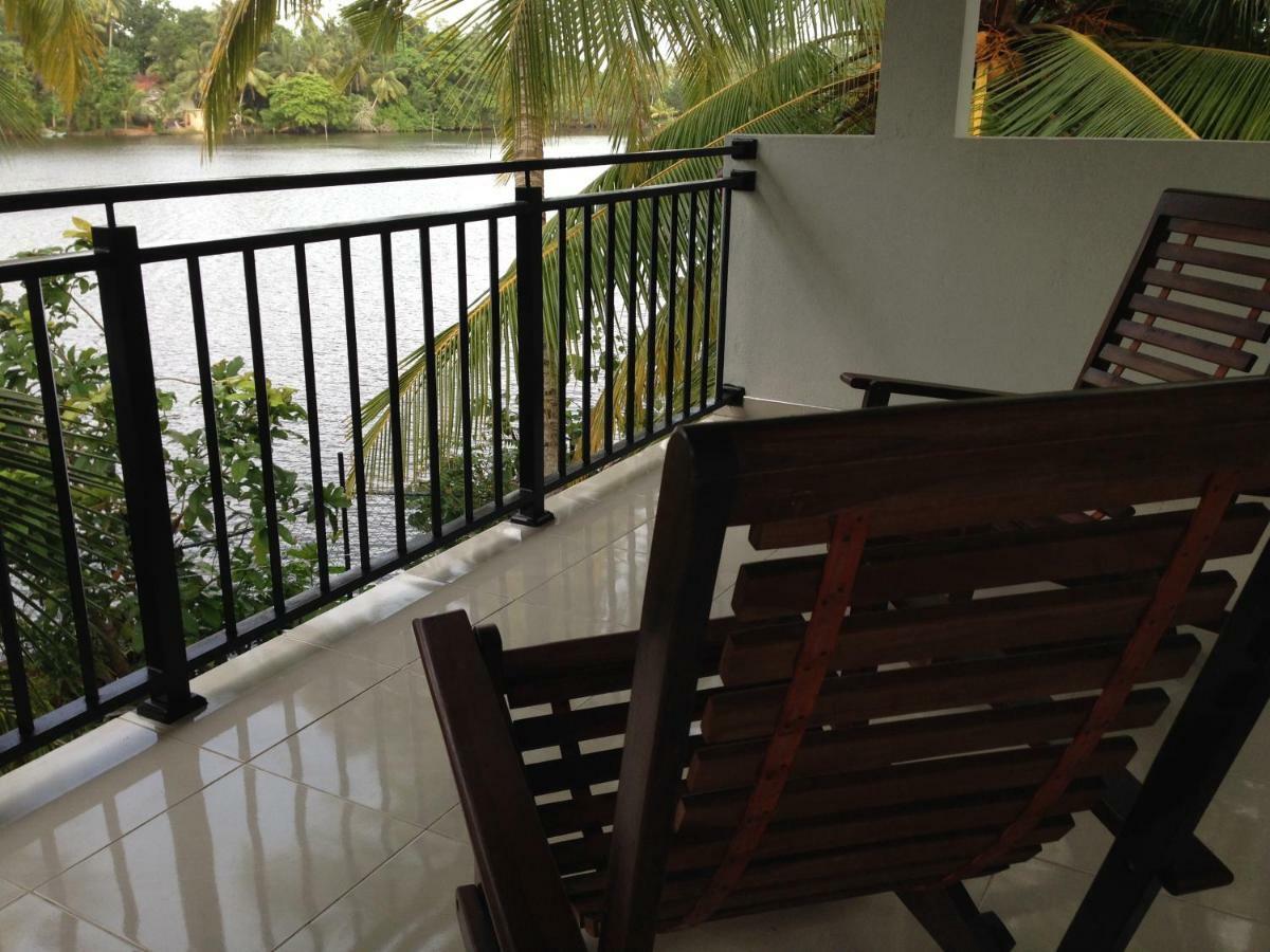 Lake Life Villa Ambalangoda  Buitenkant foto
